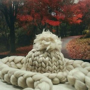 Toboggans/Winter hats and scarf set